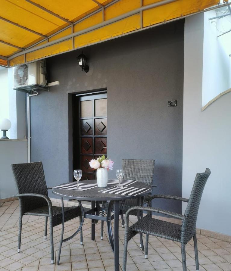 Apartments K&D Pula Exterior photo